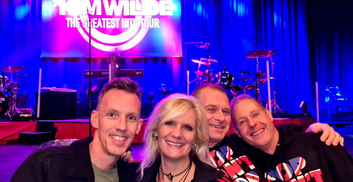 You're front row is ready Kim!❤🤘💋🇳🇱<a href="/kimwilde/">Kim Wilde👽</a> <a href="/Wildericky/">Ricky Wilde 🎶🇺🇦</a> <a href="/arjen69/">Arjen van Dam</a> <a href="/emiel68/">Emiel Veugelers</a> <a href="/VelzenWimvan/">WimvanVelzen</a> 
@gebr_nobel
