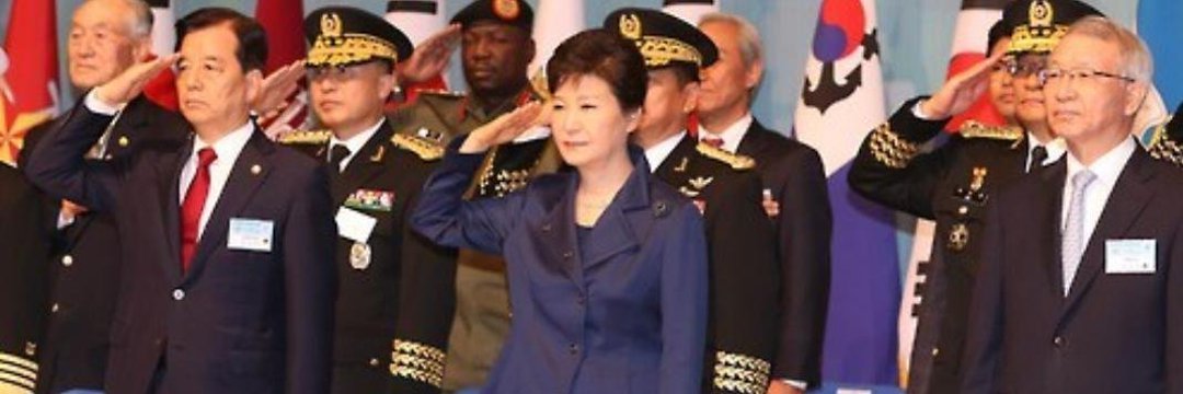 세계지도자들이 존경한 박근혜대통령
청렴결백한 대통령
국격을 높인 대통령
국가와 국민만 바라본 대통령
중국과 북한에 당당했던 대통령
박근혜대통령이 그립습니다