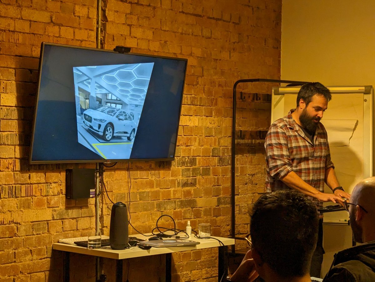 devolute's tweet image. Producing the sort of visual effects that Noel&apos;s House Party would have died for with @benjaminbenben and #Webcodecs #radical #FrontEndSheff