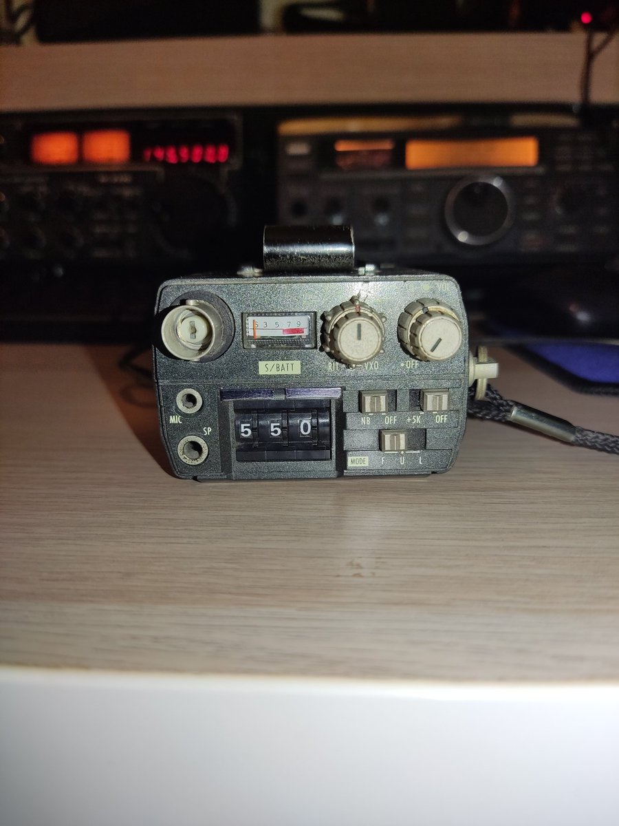 domingogarciaa's tweet photo. Alguna foto más de este engendro de Walkie Talkie #Belcom https://t.co/u8wz6uO9bd