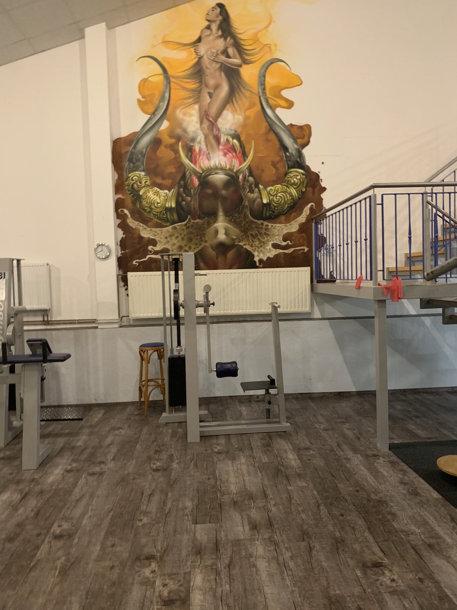 marcandrew45's tweet photo. Other gym, but you know the drill. 
Don’t stop, won’t stop. 
Gym session ✅💪🏽

24/30
#nodaysoffnovember https://t.co/TuAnP3cAfv