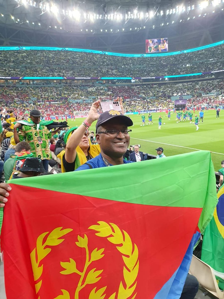 Rora52666958's tweet photo. ኤርትራውያን ደገፍቲ ኣብ ግጥም ኩዑሶ እግሪ ሃገራዊያን ጋንታታት ብራዚልን ሰርቢያን ኣብ ቀጠር ባንደራ ኤርትራ የንበልብሉ!
#EritreaPrevails #Qatar2022 #sweetops https://t.co/pSMqphVbs0