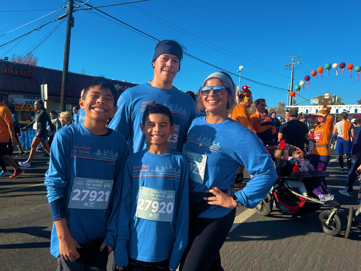 ChaiChia17's tweet photo. Thanksgiving Traditions #RTFTH #ALLINFORSACRAMENTO  
First 10K for the boys! 👏🏾👏🏾👏🏾 https://t.co/pg4eZAkujY