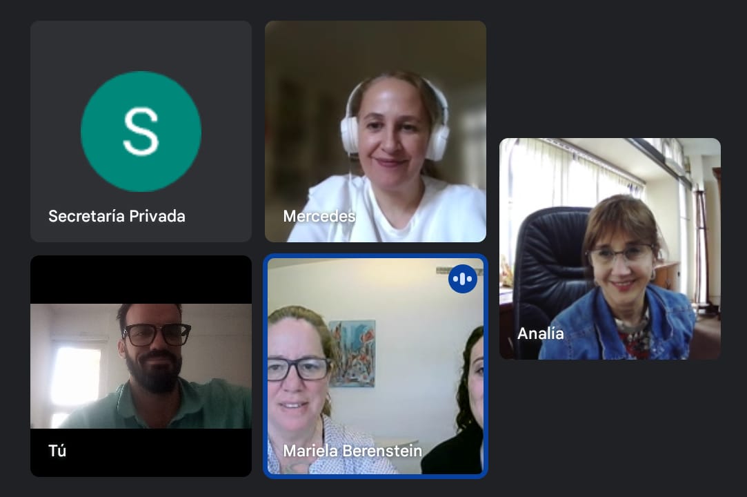 Recibimos en <a href="/Cimientos/">Cimientos</a> en forma virtual a 
<a href="/anita_guardo/">Analīa Guardo</a> , Secretaria de Planeamiento del Ministerio de Educación de Salta. Compartimos experiencias, desafíos y exploramos futuras alianzas.