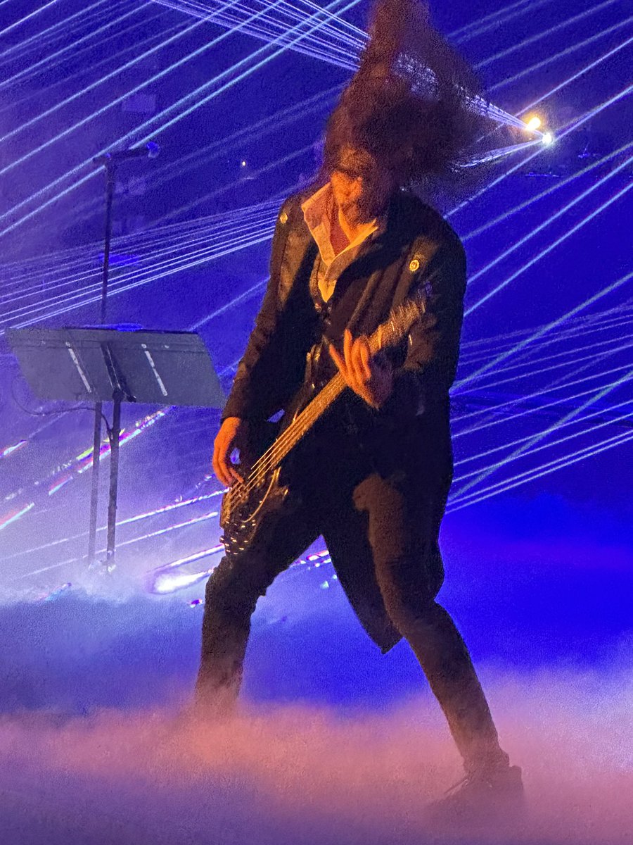 mac_tlc_'s tweet photo. What a great show last night. And some major league hair twirling from @TonyDickinsonBG . @trans_siberian @ChrisCaffery @joelhoekstra13 @roddychong @SirRussellAllen https://t.co/QT15qPGzi7