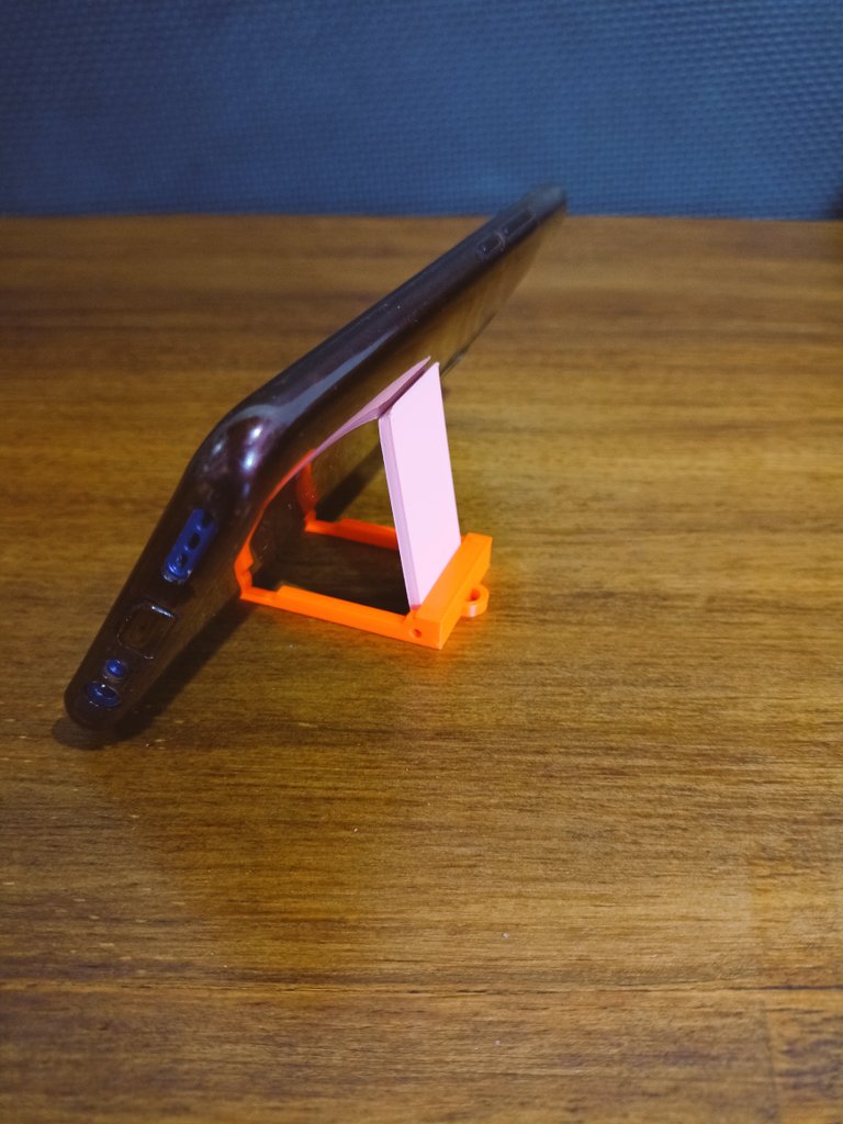 Calike3D's tweet photo. Llavero y mini soporte de celular, totalmente compacto y cómodo.

#diseño3d #impresion3d #impresora3d #tandil #impresion3Dargentina https://t.co/EALqeXyv1z