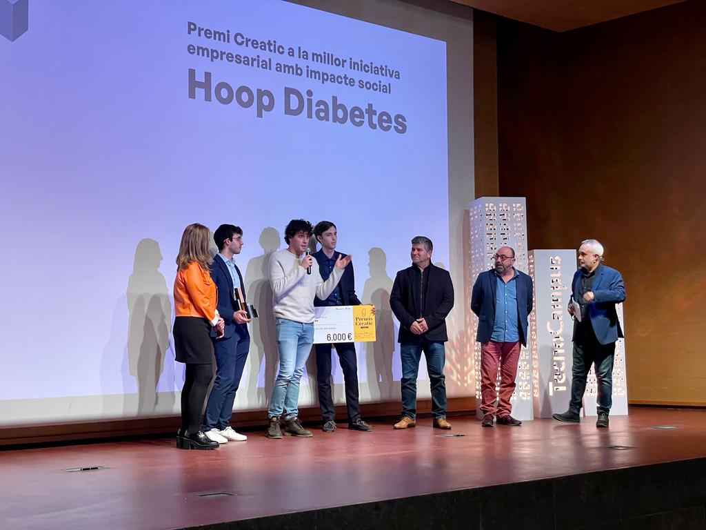 TecnoCampus's tweet photo. El premi a la millor iniciativa amb #impactesocial és per a ...
🏆Hoop Diabetes
👥David Reyes i Àxel Rico

S'emporten xec de 6.000 € amb estada bonificada a la #incubadora per desenvolupar el vostre #dispositiumèdic 🔝

Gràcies @evamenorc (@diba) i Juan Camacho (#Palobiofarma)😊 https://t.co/WnnGpXYooe