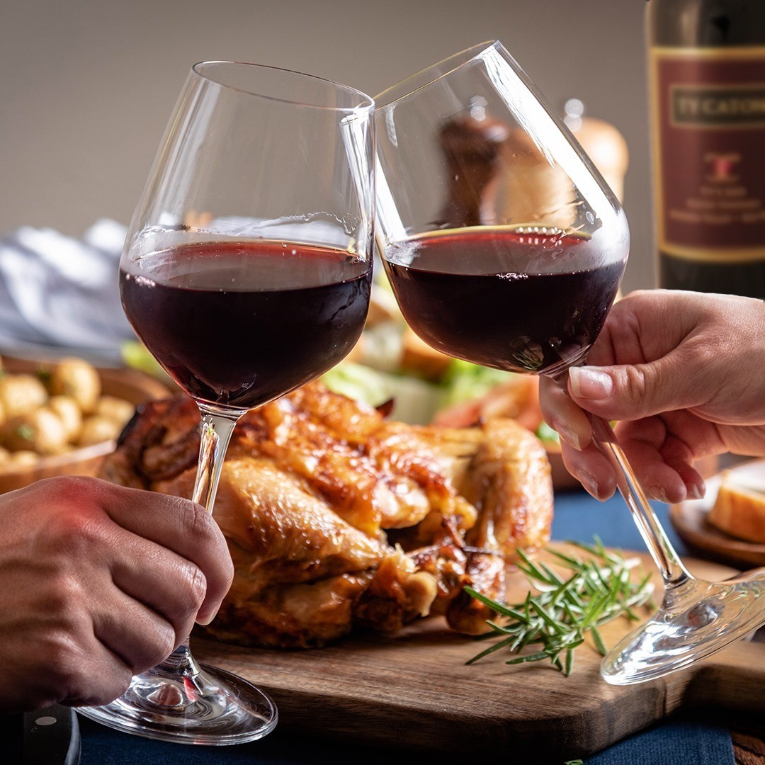 TyCatonVineyard's tweet photo. Happy Thanksgiving from our family to yours! 🧡🍗🍷 https://t.co/0N0Rj4GJ7q