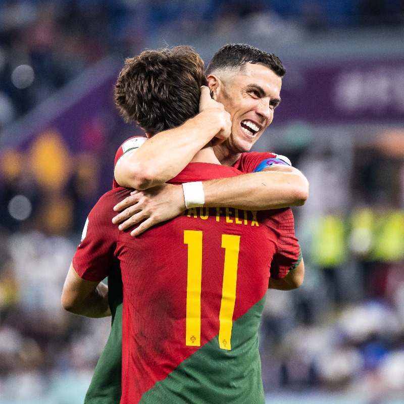 FIFAWorldCup's tweet photo. An icon being iconic.