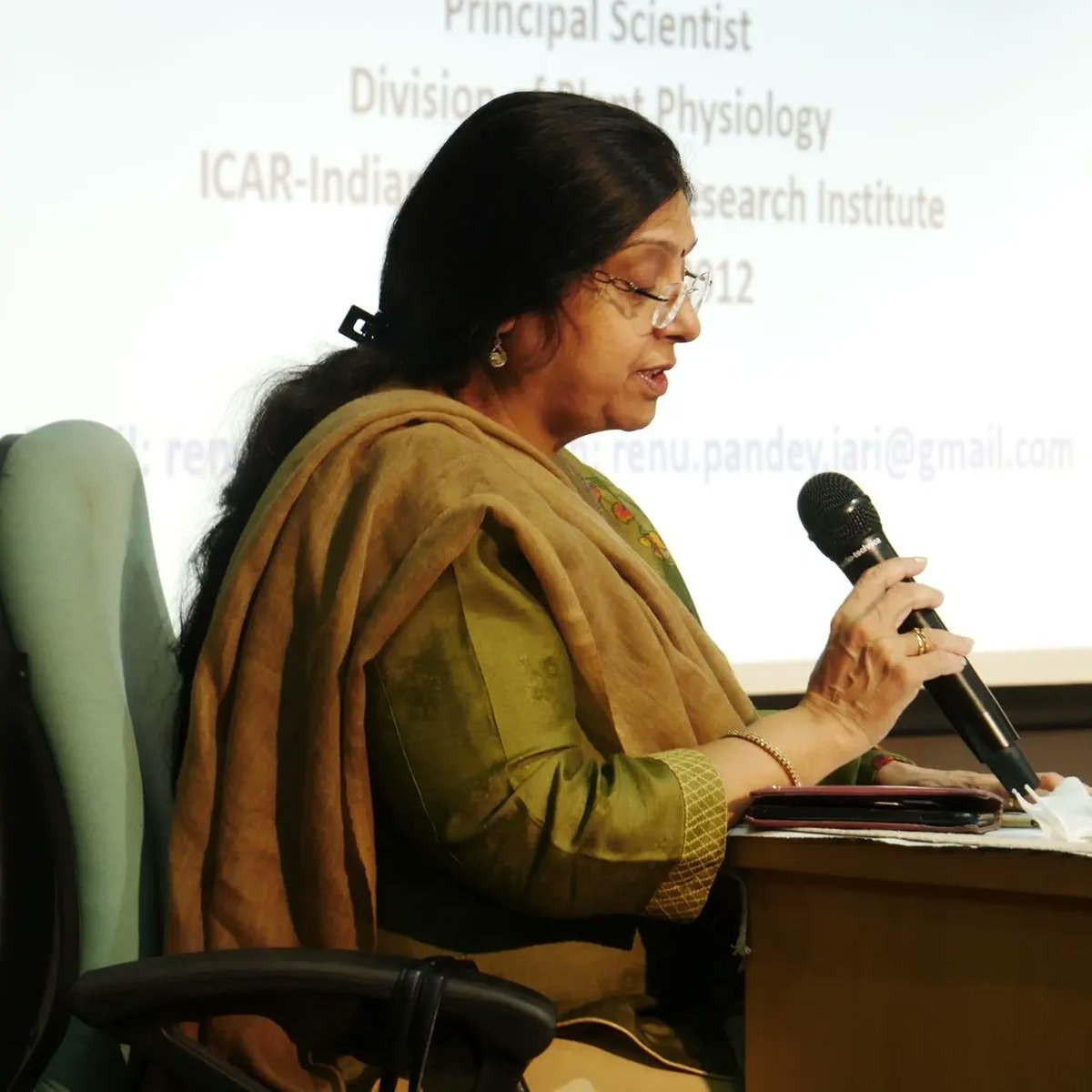 shaktibharatorg's tweet photo. Concluding sessions of Day 1 at #Stree2020 were all about the success stories of women in #Science & #technology.
#womenintech #womeninnovators #womeninscienceandtechnology #shaktibharat #shaktirising https://t.co/a9UUCbt9C1