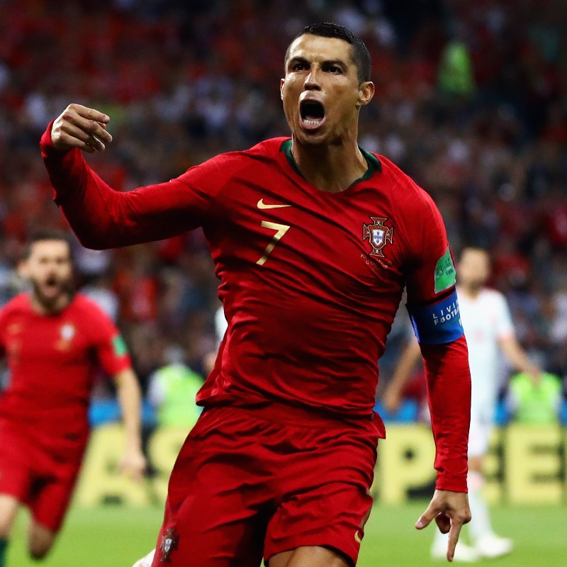 FIFAWorldCup's tweet photo. An icon being iconic.