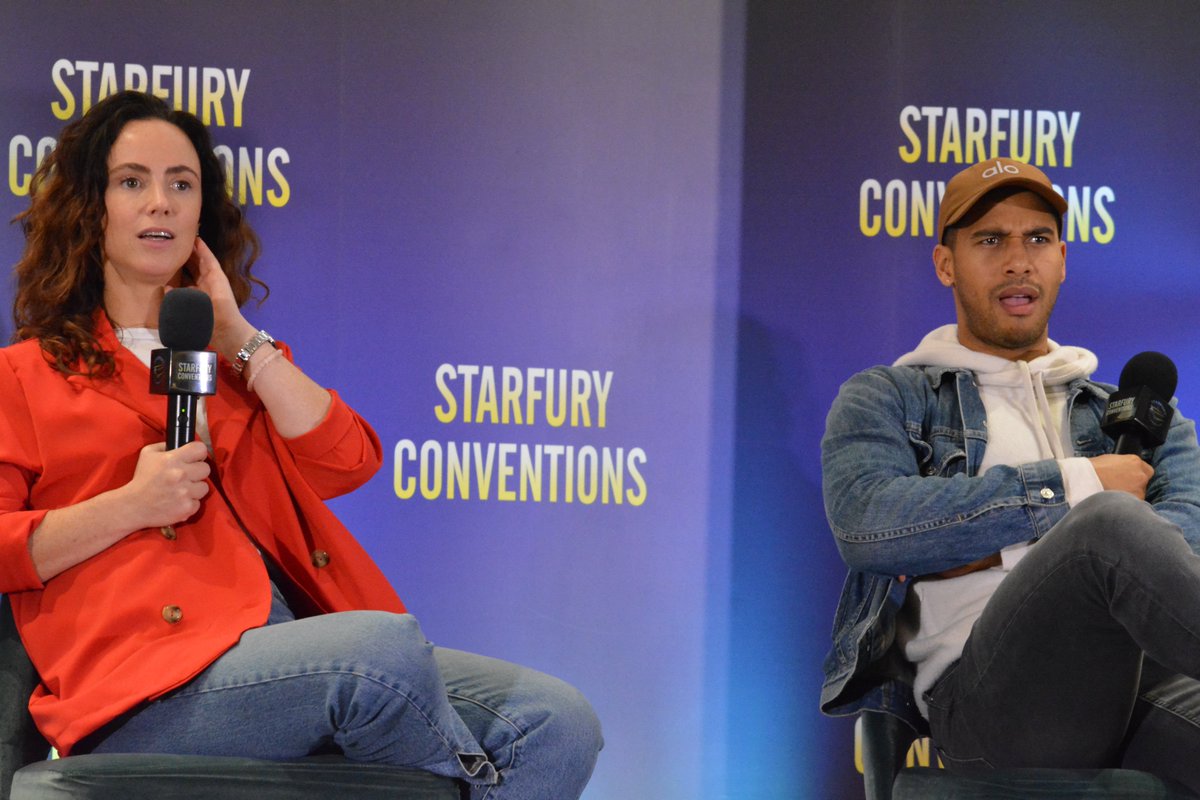 annechakm's tweet photo. Q&A with @AmyMansonLondon & Elliot Knight
#Enchanted4 #OnceUponATime #Starfury #Merida #Merlin #ElliotKnight
https://t.co/z5yb8qfZKD https://t.co/MB6s4iD2Ik