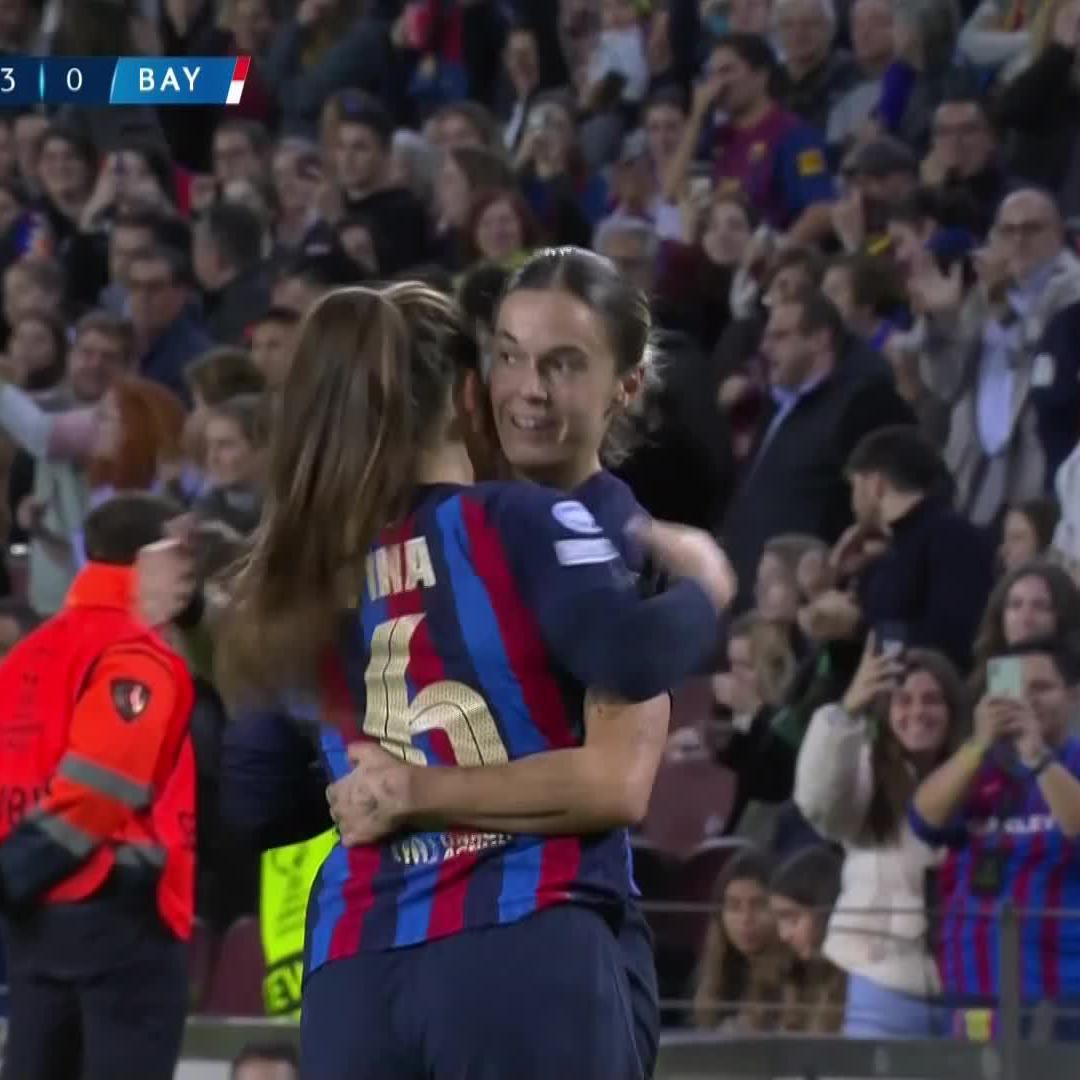 WHAT A GOAL BY CLAUDIA PINA TO MAKE IT 3-0 TO BARCELONA 😱

#UWCL LIVE NOW ⬇️
🇬🇧 🎙 👉   
🇪🇸 🎙 👉   
🇩🇪 🎙 👉