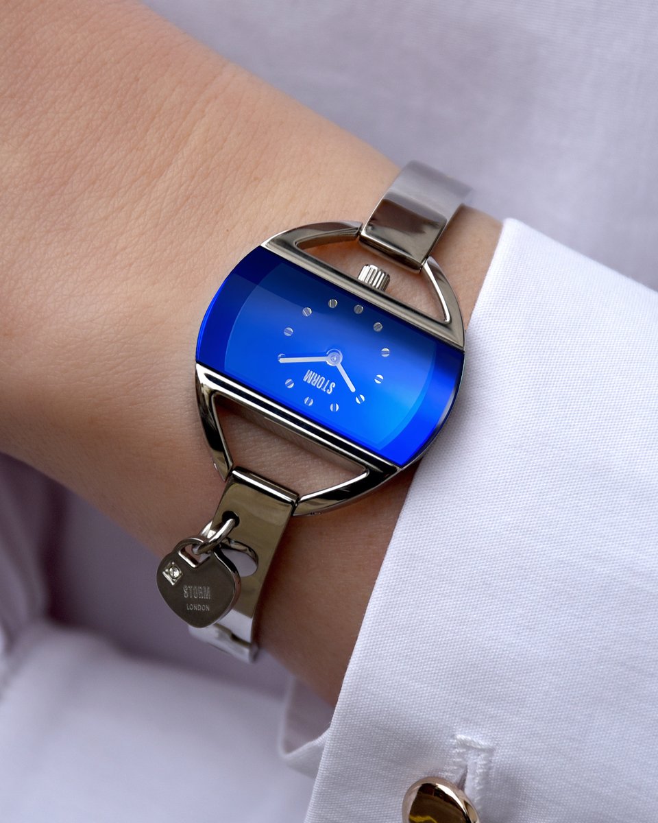 The STORM Temptress Charm in Lazer Blue 💙✨ BLACK FRIDAY 20% off sitewide!
stormwatches.com/products/tempt…