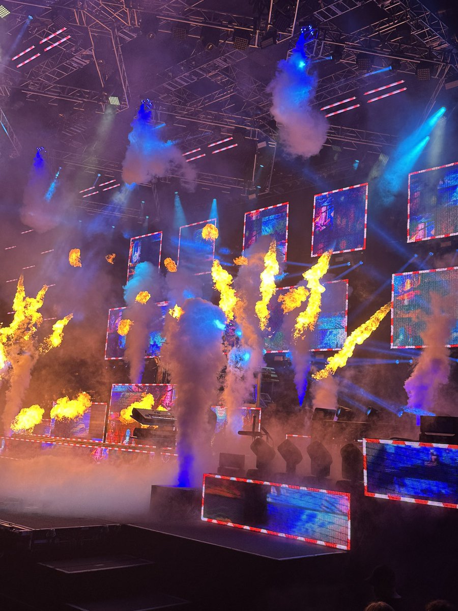 mac_tlc_'s tweet photo. I’ll take “Understatement of the Year” for $800 Alex! @joelhoekstra13 @trans_siberian @ChrisCaffery @roddychong https://t.co/tOC1IGxach