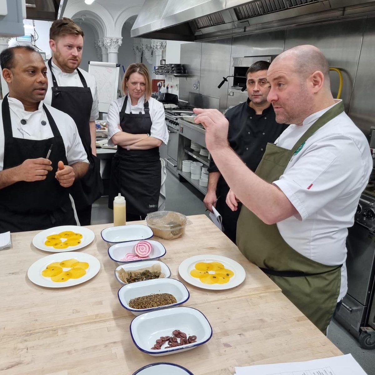 Bschefacademy's tweet photo. Bringing our @wasteknotuk ingredients to life with the texture, zing, crunch & creaminess of our Chef Academy classic butternut, beetroot & quince dish π©βπ³π§βπ³
#bschefacademy #wasteknot #obsessedaboutfood https://t.co/BNeqixDpJc
