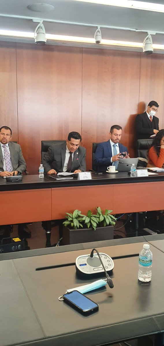 Avanzando con las labores del día a día, sostuvimos reunión para Acuerdo con la Mesa Directiva del Senado de la República.

En este encuentro expusimos el trabajo que encabezo en las Coordinaciones del Archivo Histórico y de la Unidad de Transparencia, pertenecientes al Senado.