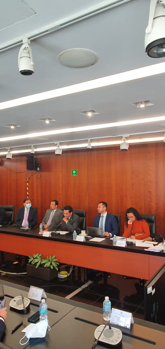 fredyerazojuar1's tweet photo. Avanzando con las labores del día a día, sostuvimos reunión para Acuerdo con la Mesa Directiva del Senado de la República.

En este encuentro expusimos el trabajo que encabezo en las Coordinaciones del Archivo Histórico y de la Unidad de Transparencia, pertenecientes al Senado. https://t.co/03Qbs8vZY9