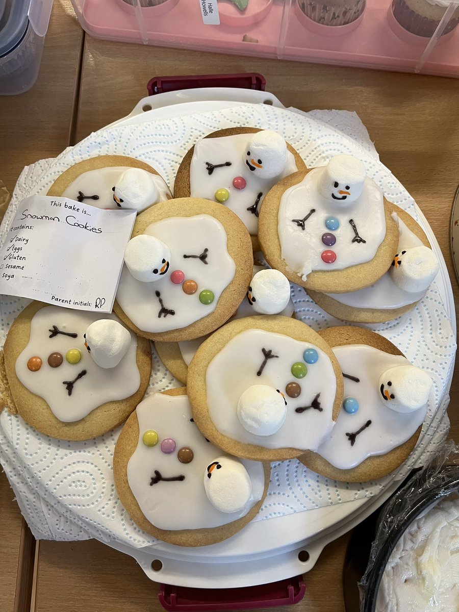 SHSKJuniors's tweet photo. Mouthwatering and very festive bakes at our cake sale this morning! #StKatesDay #nearlychristmas https://t.co/QwCqoMXLyf