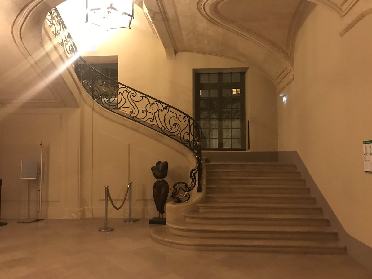 Working late for a good reason.
#EDDI2022 is next week. Best time of the year. Looking forward to seeing everyone in Paris at Sciences Po.
