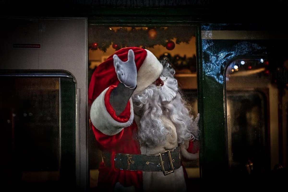WeardaleRailway's tweet photo. Our dress rehearsal was last night and Santa popped along to see us. #santa #Santahope #weardale https://t.co/TkDwlepDvO