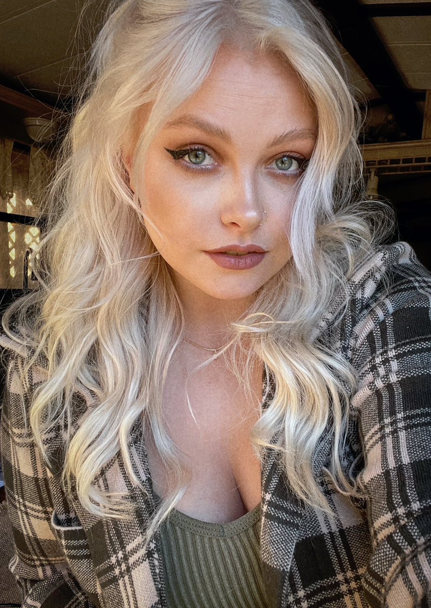 petiteelynn's tweet photo. Happy Thanksgiving 🍁🍂 https://t.co/io6i4HaHbU