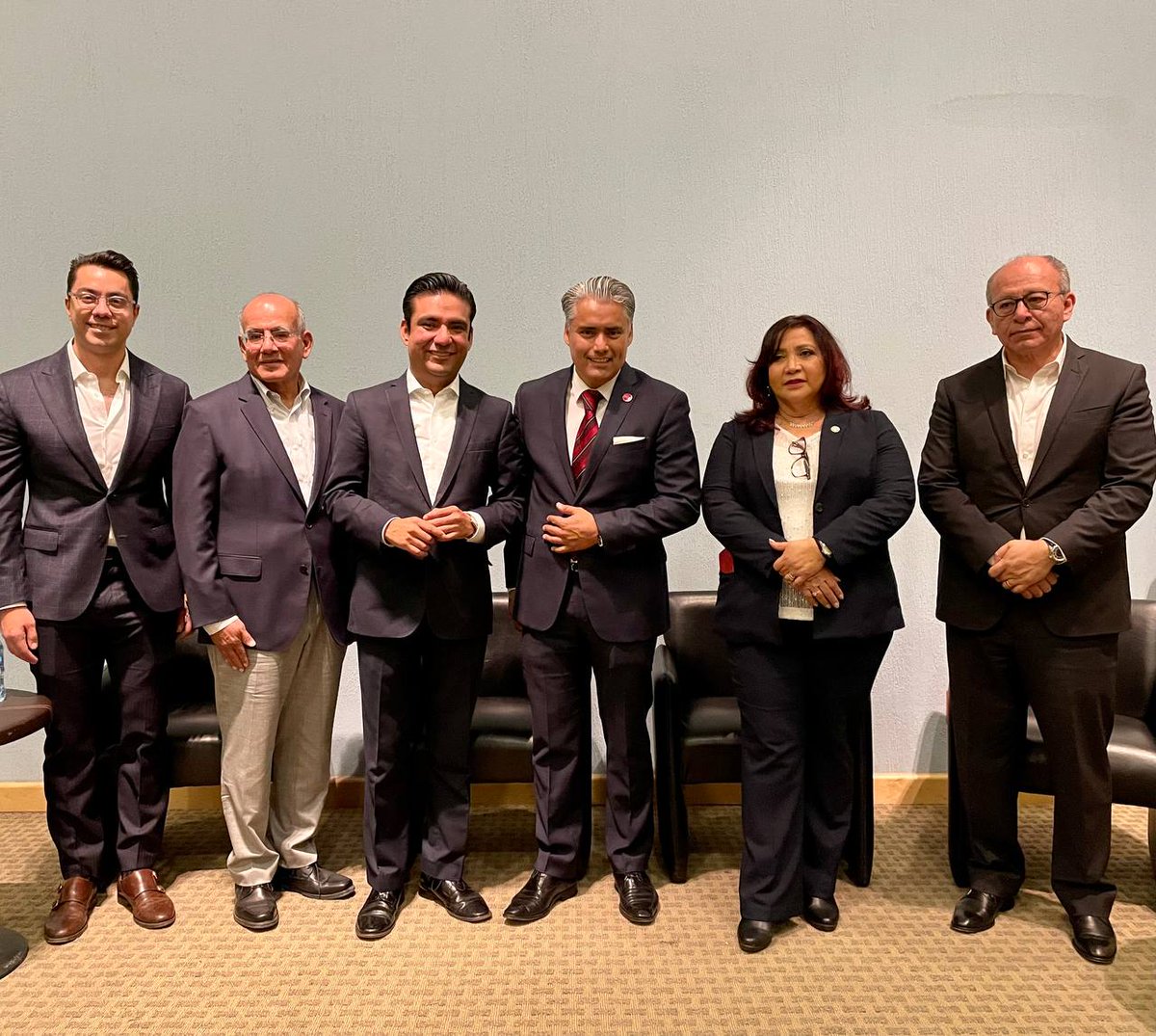 Dr_JuanMartinGT's tweet photo. Agradezco la invitación de la Asociación Queretana de Inmobiliarias @AQInmobiliarias para participar en el panel “Querétaro Seguro” en el Summit Inmobiliario #Querétaro 2022, donde compartí mi reflexión en torno al trabajo que se efectúa para mantener la paz pública en el estado. https://t.co/EfRiJz4qGJ