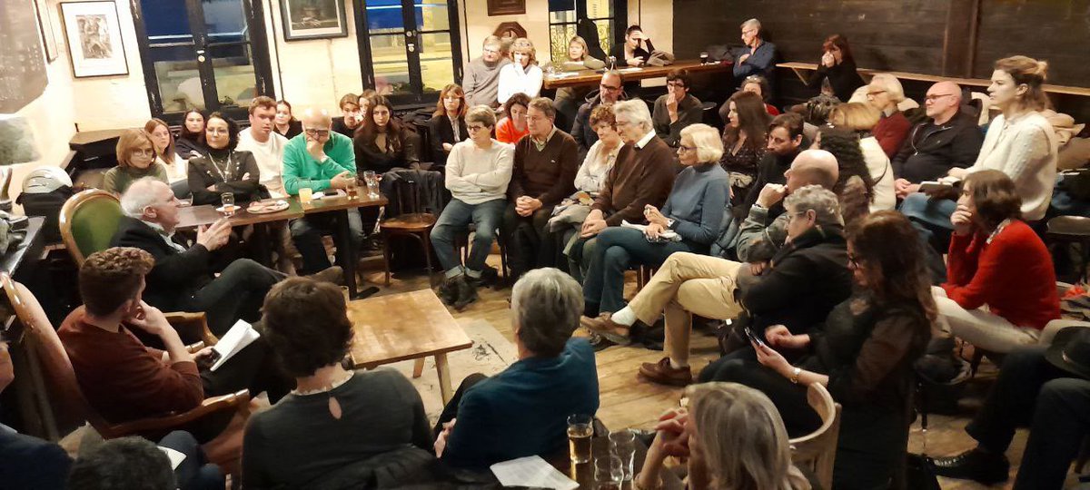 « Nous sommes entrés dans le 3eme moment de la construction européenne, avec les premiers pas vers une Union politique ».
Axe franco allemand et guerre en #Ukraine, merci <a href="/guetta_en/">Bernard Guetta</a> d’avoir partagé votre regard et porté votre voix à #Bordeaux !
#Europe