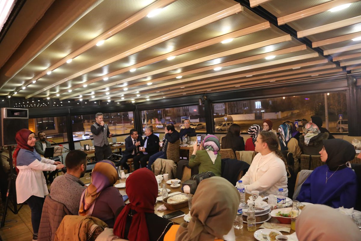 24 Kasım Öğretmenler Günü dolayısıyla düzenlenen yemek programına katılan Kaymakamımız Sn. Fatih Bayram, eşi Sn. Tuğba Bayram, Belediye Başkanımız Sn. Muammer Yiğider, öğretmenlerimiz ve sazıyla gecemize renk katan Yusuf Doğan'a teşekkürlerimizi sunarız.<a href="/skaygusuz/">Salih Kaygusuz</a> <a href="/fatihbayramia/">Fatih Bayram</a>