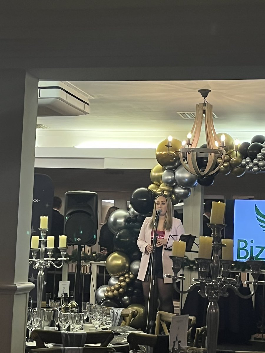 Very musical start to the glamorous <a href="/NWBusAwards/">NorthWorcsBusinessAwards</a> with Lilly Cassidy Music 🎶 🍾🥂🎉 #NWBusAwards22 <a href="/NWBusLeaders/">North Worcestershire Business Leaders</a> @NorthWorcsEDR