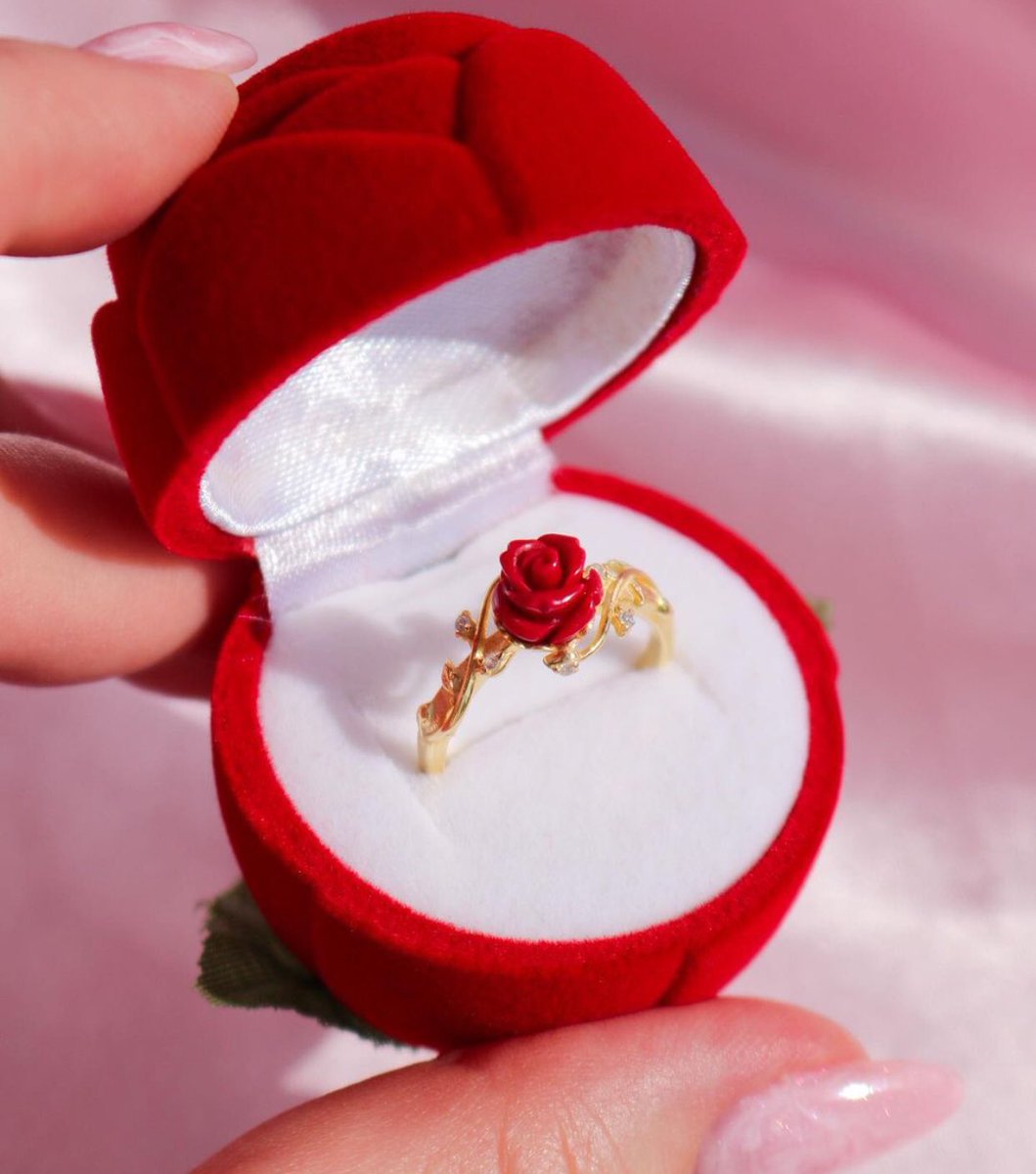 Reorahco's tweet image. Belle , Beauty &amp;amp; the Beast ring 🌹💍 #bellering #promisering #beautyandthebeastring #bellerosering #rosering