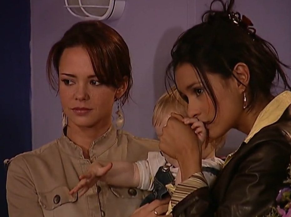 PasdeGavilanes's tweet photo. #PasiónDeGavilanes #GavilanesNova #PDG129 Doña Gabriela le pide perdón a su padre y él le promete que no la abandonará nunca. https://t.co/AzJjskXx75