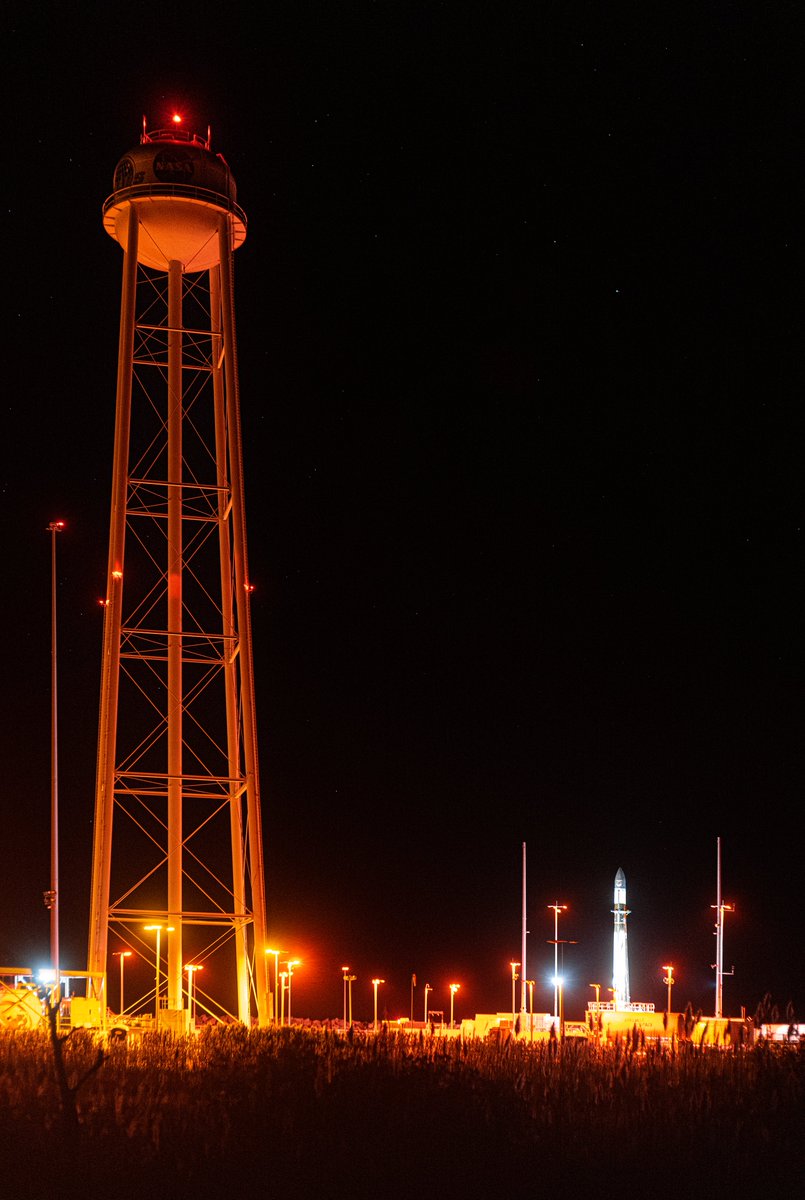 RocketLab's tweet image. Happy Thanksgiving from LC-2 to you. 

📸 @TrevorMahlmann