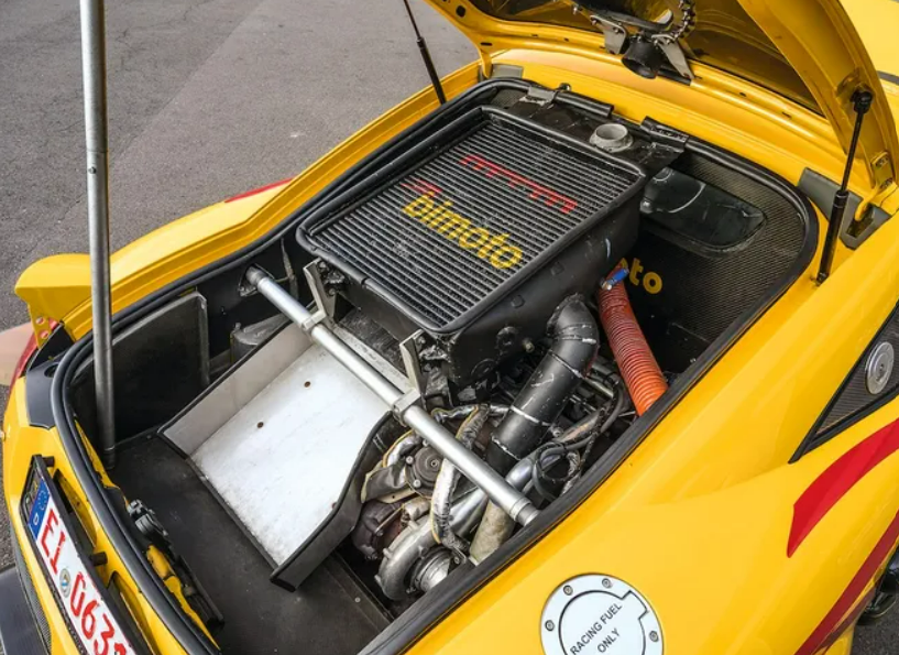TalsMelkis's tweet photo. Pateicoties MTM(Motoren Technik Mayer), Audi TT, kas galvenokārt izcēlās ar dizainu, beidzot(2007) kļuva pamanāms arī ar ātruma/jaudas sasniegumiem. Lai arī ~1000zs divmotoru TT Bimoto nesasniedza plānotos 400 km/h (Nardo 390,6 Papenburgā 393), tas ir velnišķīgi ātri #Bimotore https://t.co/Ml8KduZUqz