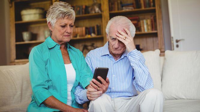 thedailymash's tweet photo. How to survive your elderly parents getting a new phone https://t.co/8yGETH4J1s https://t.co/xpmhWnj6x9