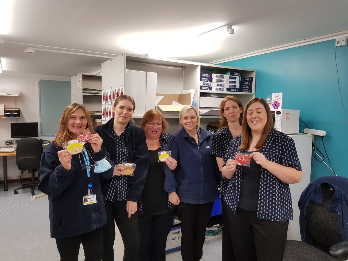 RMGemmaShort's tweet photo. #biscuitsbysarahb a huge thank you to Biscuits by Sarah B for the most wonderful bespoke biscuits, #Bournemouth Recycle and Sharon Valler for the food donations #UHD Charity for supporting our MSW day and the Royal College of Midwives which I'm very proud to be a part of :) https://t.co/rrANFv9mBX