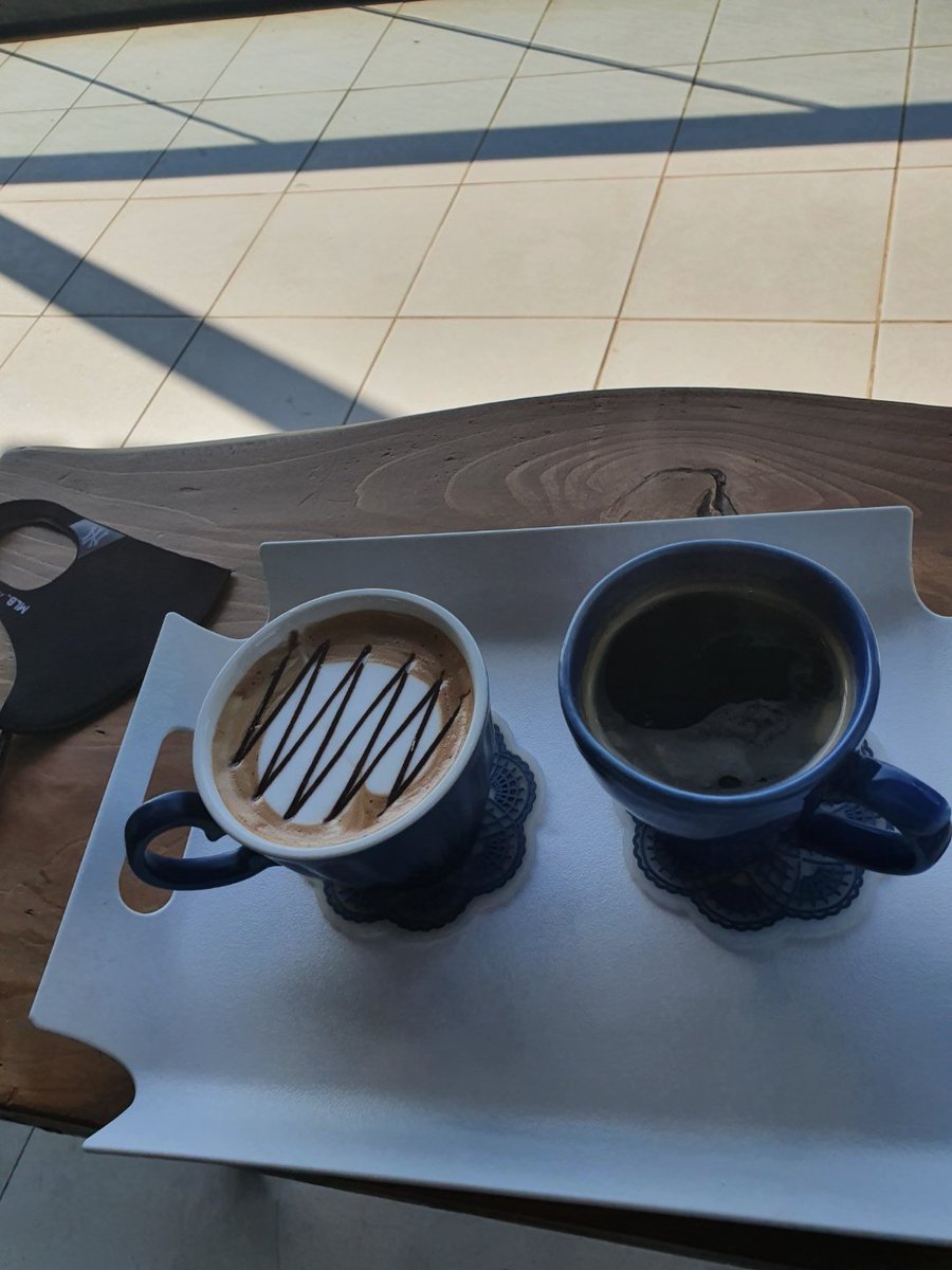 따듯한 커피 어떻세요~