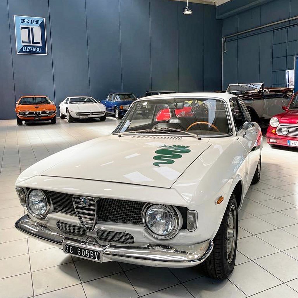 CLuzzago's tweet photo. Nel mio ultimo video sul canale YouTube della Blue Room, una vettura rara e amatissima: https://t.co/Ui7QLmPIv6 (English subtitles).
#alfaromeo #classiccars https://t.co/kpzTa2HIO9