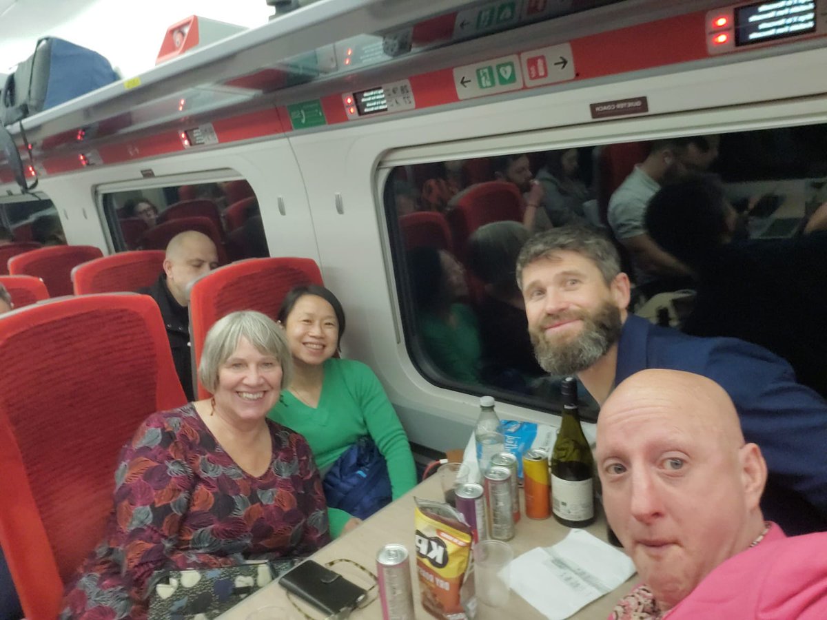 A few tinnies on the train up North@JoyceYee_Design <a href="/drnick_design/">Nick Spencer</a> and Dr Iain Brownlee <a href="/NorthumbriaUni/">Northumbria Uni</a>