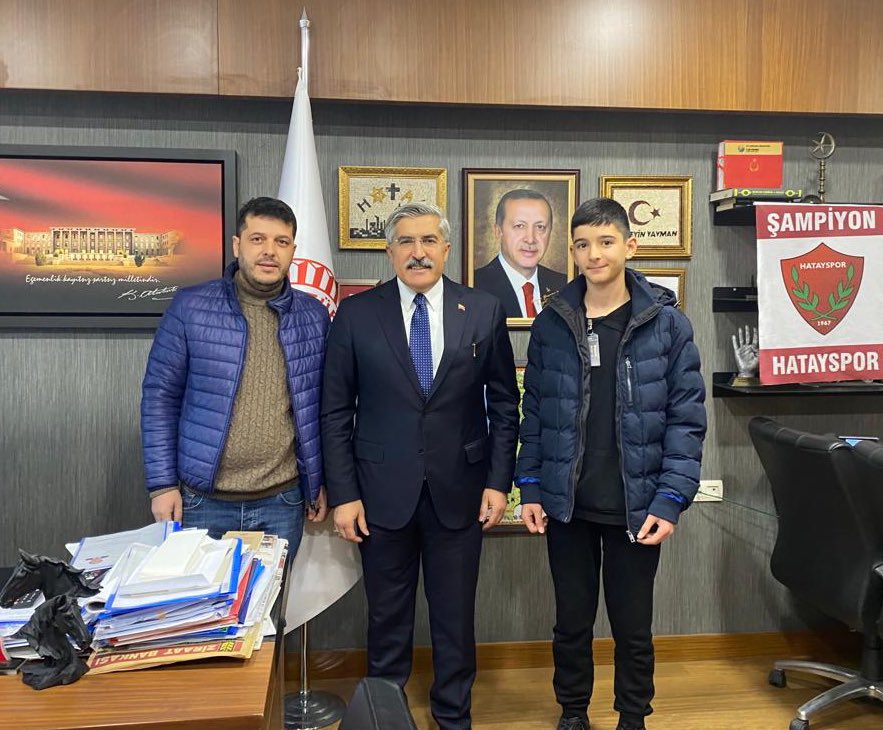 HuseyinYayman's tweet photo. #TBMM Ofisimizde Değerli Vekilim @HBTurkoglu ve Payas Bld. Başkanımız Değerli @bekiraltantr beyle #Hatay Küçük Sanayi Sitesi kooperatifi başkanı Abdullah Zorlu ve kıymetli yönetimini ve misafirlerimizi ağırladık. Ziyaretleri için teşekkür ederiz

Daima Esnafımızın yanındayız🇹🇷 https://t.co/UAHLRUhKXs