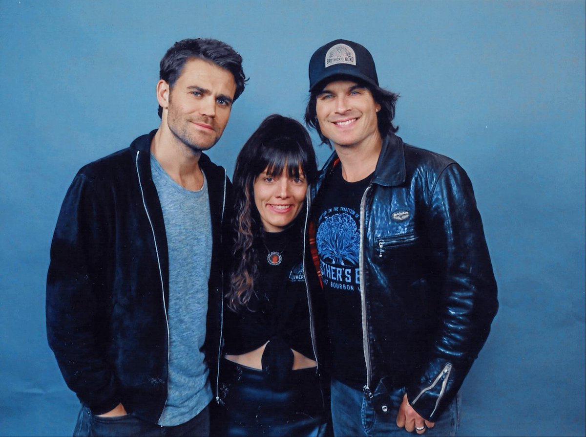lorelay_DS's tweet photo. Unbeatable, unforgettable and epic birthday. I still do not believe that one of my gifts was to hug the Salvatore brothers, both congratulated me on birthday and  Ian as charming as ever, kind, attentive, affectionate... I have no words to describe the emotion of this moment. https://t.co/ykGe0tzQdm