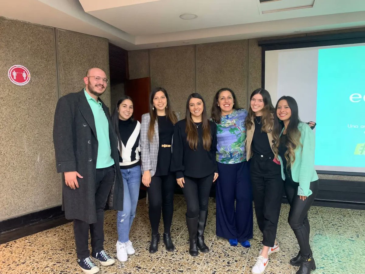 SegurosEquidad's tweet photo. Gracias a todos los estudiantes de @unijaveriana por asumir este #marketingchallenge y haber traído tantas propuestas de nivel gerencial para nuestra compañía. Contamos con la participación de más de 40 jóvenes de la carrera de Administración de Empresas 🥳 #SoyEquidad #GenteE https://t.co/yb7tQ9SUBa