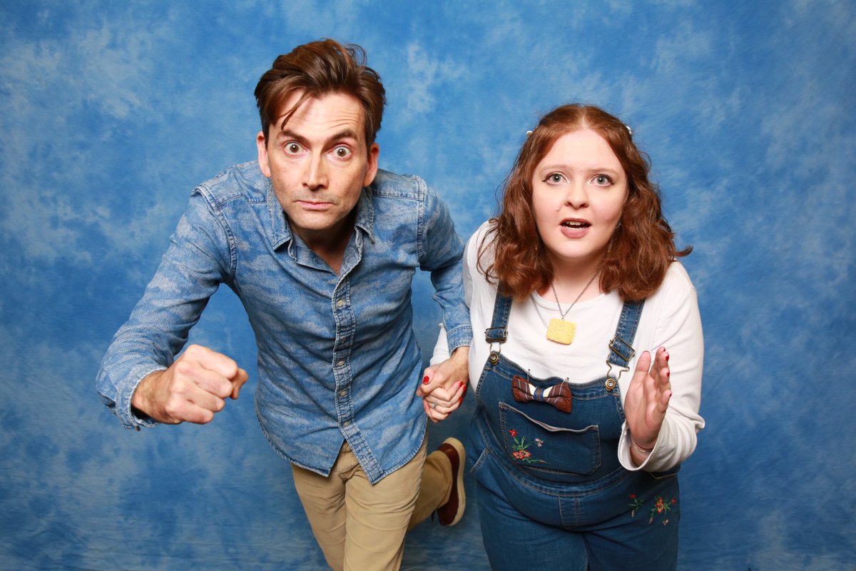 NotesFromRuth's tweet image. ‘You and me, time and space. You watch us run’

Thought I’d add the final photo I was lucky enough to take with David! Wanted to hold Ten’s hand for a long long time 🥰

@Showmasters #LCCWinter #DavidTennant