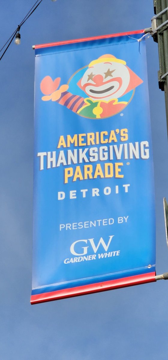 s_werneburg's tweet photo. Happy Thanksgiving! #Michigan #Detroit #detroitparade https://t.co/YXVg7TIeUz