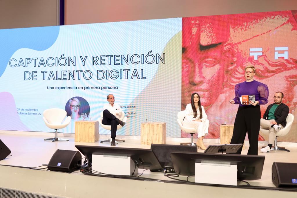 TalentiaSummit's tweet photo. Claves para dar con el talento:

1) Libertad responsable: la conciliación es imprescindible en el día de hoy. Hay que buscar nuevos modelos de gestión del tiempo, teniendo en cuenta confianza y compromiso https://t.co/IwXE5NzJ33