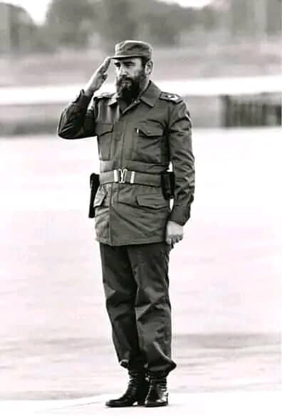 Luz, inspiración, guía, educador ejemplar, comunicador audaz y profundo, que expuso su piel para desde su ejemplo personal dar la batalla ppr el pueblo y edificar la Patria. #FidelPorSiempre, por ti voy a la urna este 27 de Noviembre. Tengo #VoluntadDeElegir y #YoVotoEl27.
#Cuba