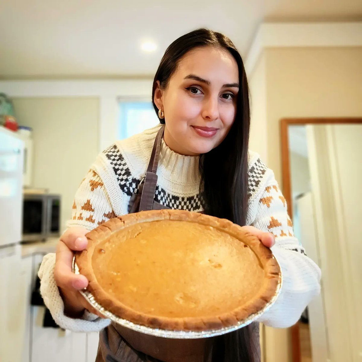 I have found a love for sweet potatoe pies. When shopping at whole foods I saw a WHOLE HALF AN AISLE of different pumpkin purees. I only found a few lonely cans of sweet potato puree on the very bottom shelf on a random aisle, so I thought I'd make some apprication posts.