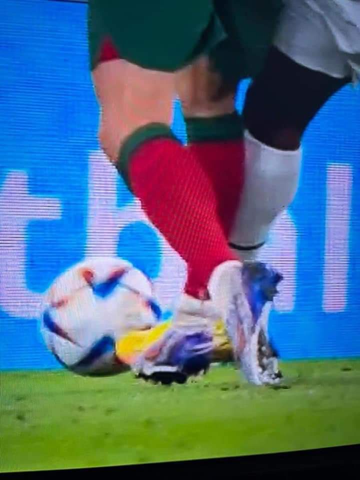EKonphydenz's tweet photo. @FIFAWorldCup @Cristiano A historic robbery in Qatar https://t.co/met6061oZS