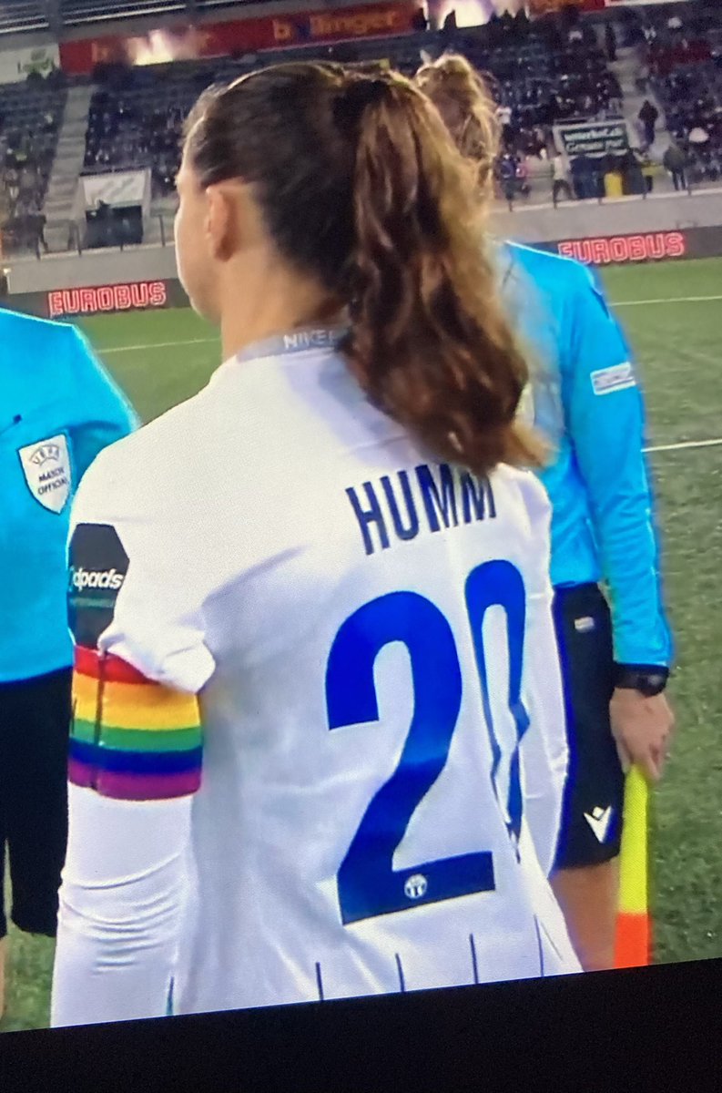 staernkiwi's tweet photo. M E R S I   #fabienneHumm !

#fczol @FCZ_FRAUEN 
@nati_sfv_asf https://t.co/EYqvh0XhX8