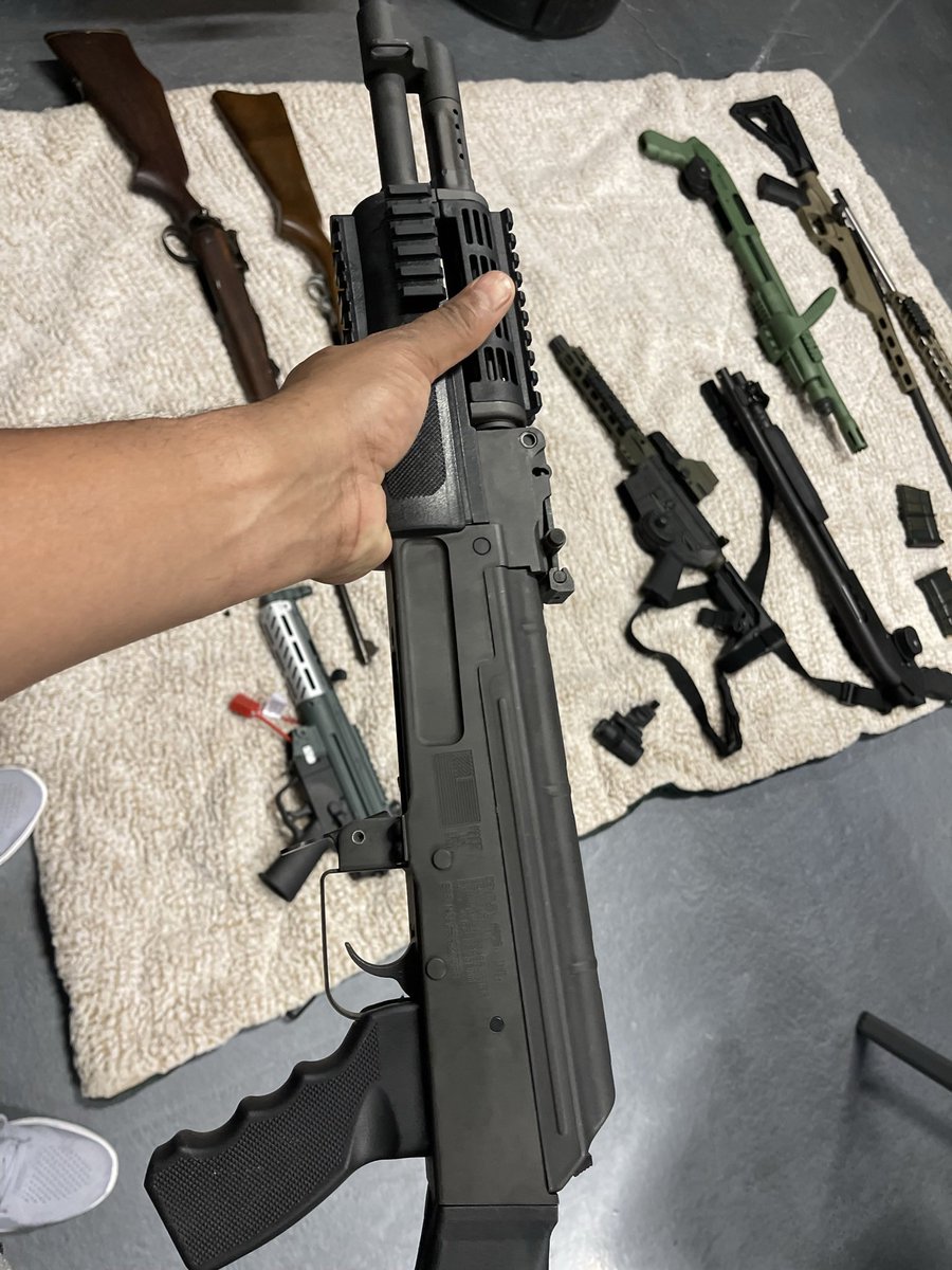 dm5272's tweet image. I want to say Thanks in this day for my new guns!  #Thanksgiving #guns  Can’t wait to shoot them at the ranch.